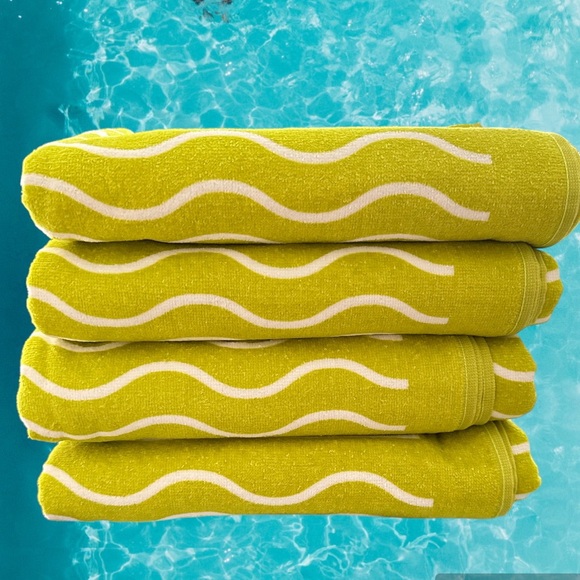 NEW 4 oversized Pack of  beach and pool towels color green/stripes - 30i… - Picture 2 of 8